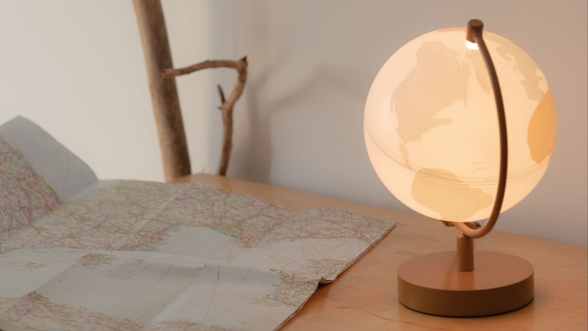 5 Romantic Space-Themed Gifts You Can Buy For Your Partner