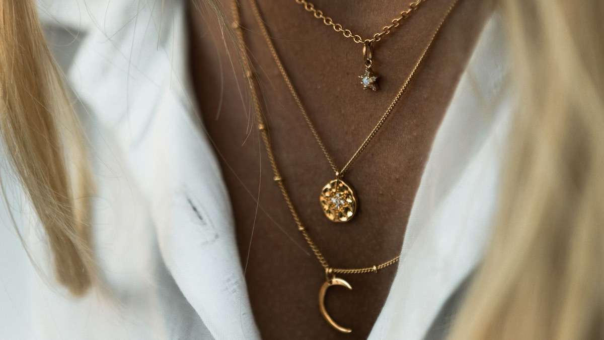 5 Romantic Space-Themed Gifts You Can Buy For Your Partner